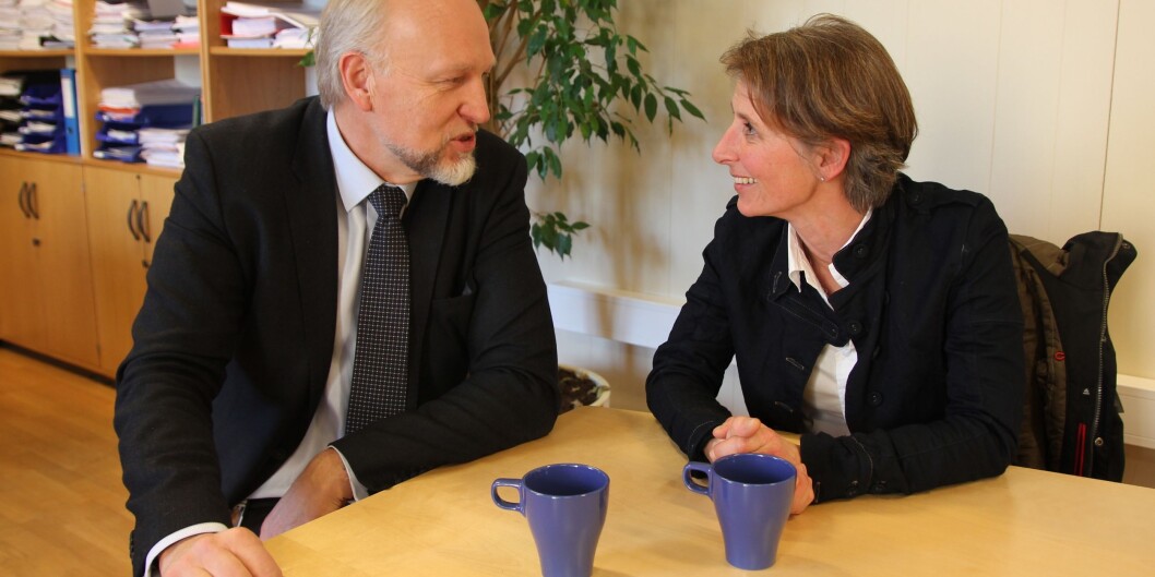 Masterstudent Anne Grete Rydtun Haug fra Høgskolen i Oslo og Akershus i møte med administrerende direktør Bjørn Erikstein ved Oslo universitetssykehus, for å diskuterer framtidige karrieremuligheter for masterstudentene. Foto: Rebekka Nøkling Masterstudent Anne Grete Rydtun Haug fra Høgskolen i Oslo og Akershus i møte med administrerende direktør Bjørn Erikstein ved Oslo universitetssykehus, for å diskuterer framtidige karrieremuligheter for masterstudentene. Foto: Rebekka Nøkling