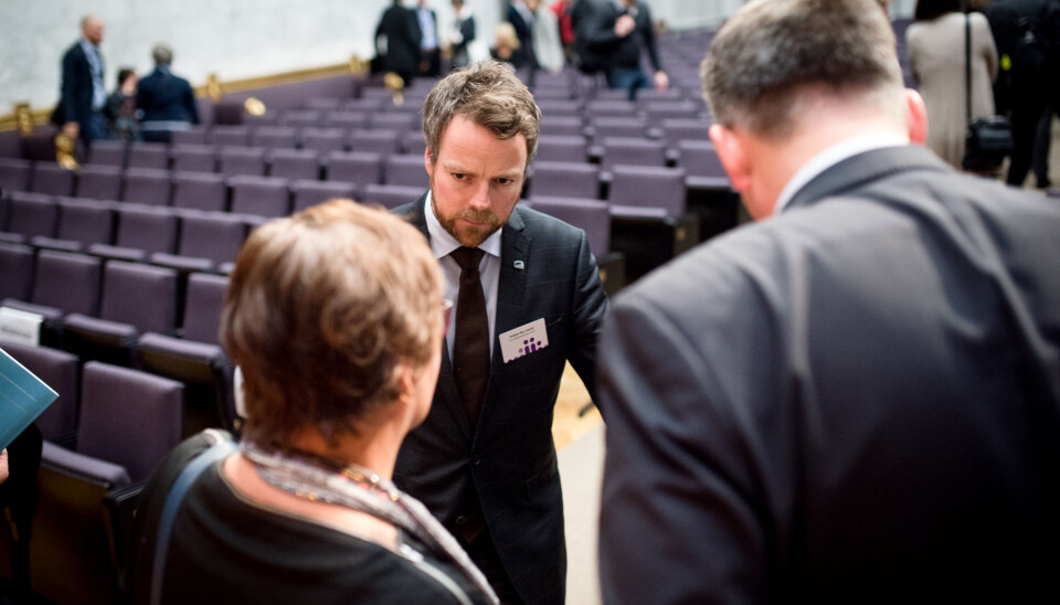 «Alle» prate med «alle» under reginga sin kontaktkoferanse for høgare utdanning nyleg. Siste frist frå statsråd Isaksen er eigentleg i dag.
