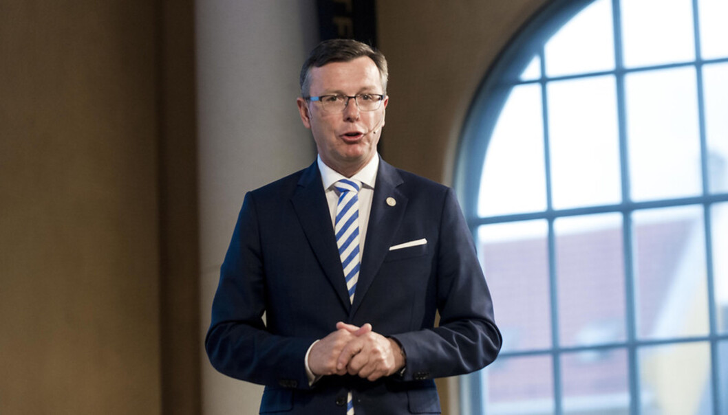 Rektor Dag Rune Olsen ved Universitetet i Bergen mener at ansvaret for saker om seksuell trakassering må ligge lokalt. Foto: Tor Farstad Rektor Dag Rune Olsen ved Universitetet i Bergen mener at ansvaret for saker om seksuell trakassering må ligge lokalt. Foto: Tor Farstad