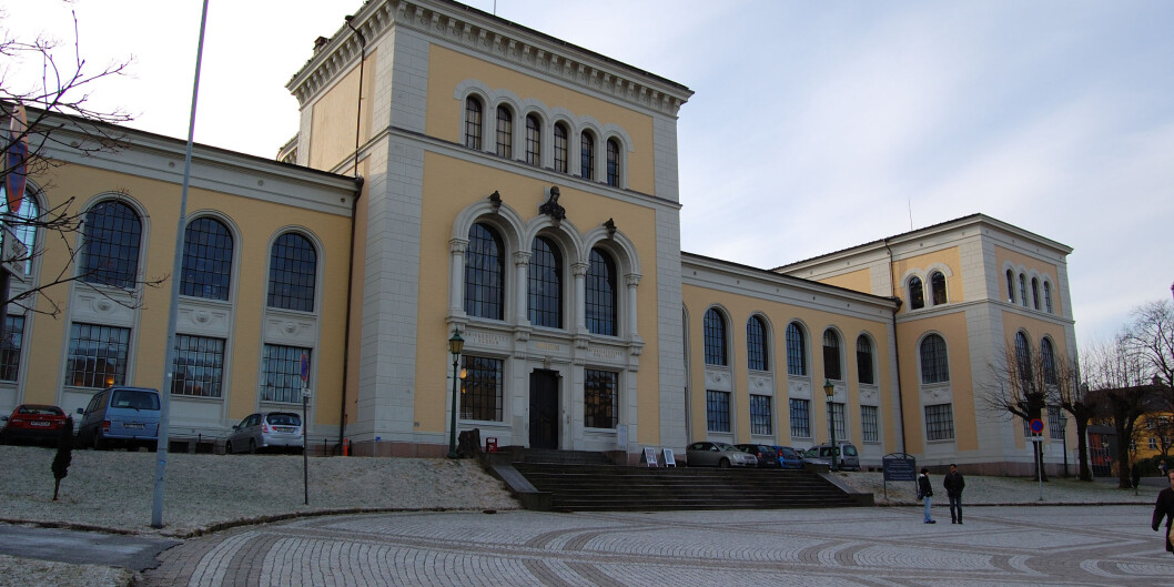 En student saksøker staten etter å ha blitt utestengt fra praksis i lektorutdanningen ved Universitetet i Bergen. En student saksøker staten etter å ha blitt utestengt fra praksis i lektorutdanningen ved Universitetet i Bergen.