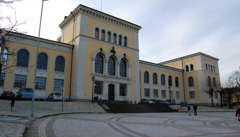 En student saksøker staten etter å ha blitt utestengt fra praksis i lektorutdanningen ved Universitetet i Bergen.