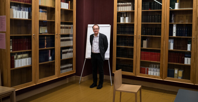 Dekan Dag Michalsen mener det er uheldig at det kun er menn i ledelsen av fakultetet, men hadde ingen innflytelse på valget. Foto: David Engmo Dekan Dag Michalsen mener det er uheldig at det kun er menn i ledelsen av fakultetet, men hadde ingen innflytelse på valget. Foto: David Engmo