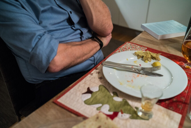 Akevitt hører gjerne med til rakfisk. Foto: David Engmo Akevitt hører gjerne med til rakfisk. Foto: David Engmo