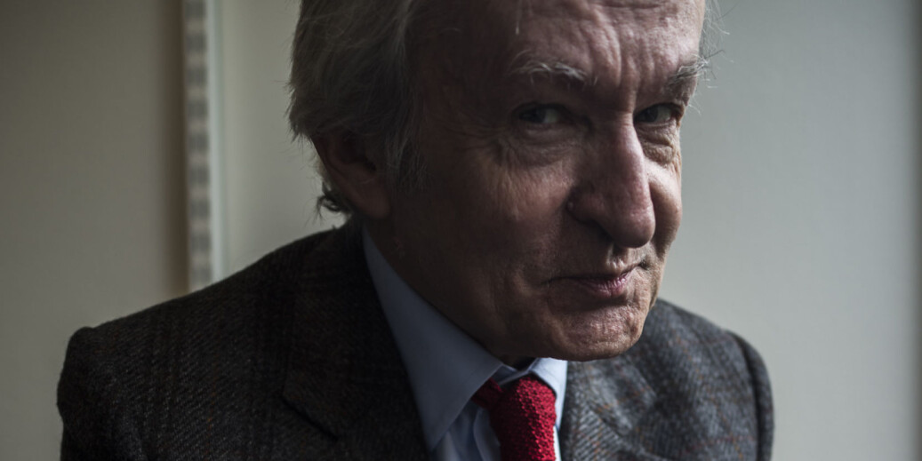 Det ble reist en avskjedsak mot en odontologiprofessor ved UiO i 1977-78. og professoren ble fradømt stillingen, men dommen ble aldri gjort rettskraftig siden partene forliktes før ankesaken kom opp, forteller historiprofessor John Peter Collett. Foto: Dapvid Engmo Det ble reist en avskjedsak mot en odontologiprofessor ved UiO i 1977-78. og professoren ble fradømt stillingen, men dommen ble aldri gjort rettskraftig siden partene forliktes før ankesaken kom opp, forteller historiprofessor John Peter Collett. Foto: Dapvid Engmo