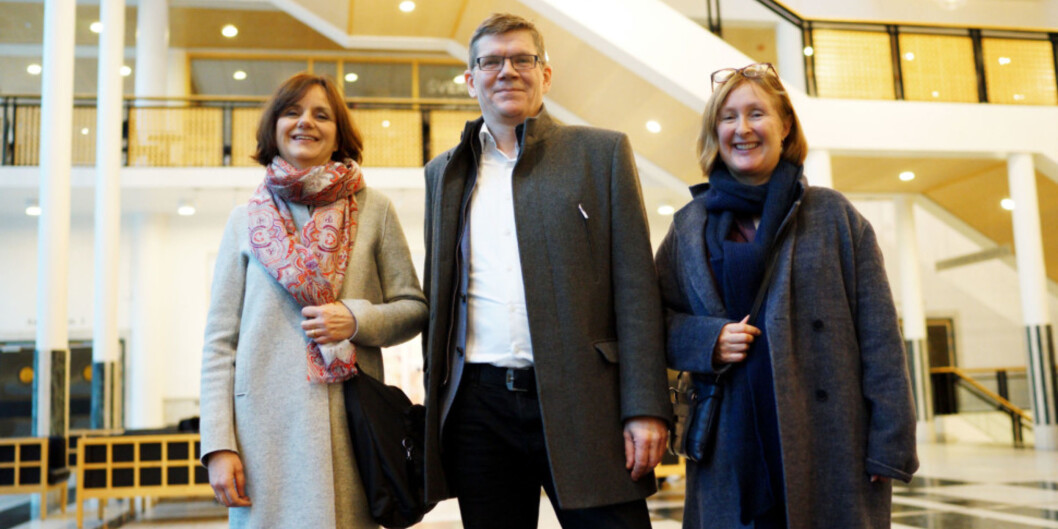 Rektor Svein Stølen, flankert av prorektor Gro Bjørnerud Mo (til høyre) og viserektorene Åse Gornitzka (til venstre). Viserektor Per Morten Sandset var ikke til stede da dette bildet ble tatt. Foto: Ketil Blom Haugstulen Rektor Svein Stølen, flankert av prorektor Gro Bjørnerud Mo (til høyre) og viserektorene Åse Gornitzka (til venstre). Viserektor Per Morten Sandset var ikke til stede da dette bildet ble tatt. Foto: Ketil Blom Haugstulen