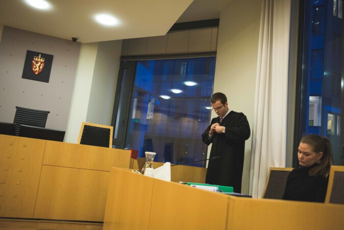Advokat Stein Erik Jahr Dahl hos regjeringsadvokaten representerer UiO. Til høyre jurist Kathrine Olsgard. Foto: Siri Øverland Eriksen Advokat Stein Erik Jahr Dahl hos regjeringsadvokaten representerer UiO. Til høyre jurist Kathrine Olsgard. Foto: Siri Øverland Eriksen