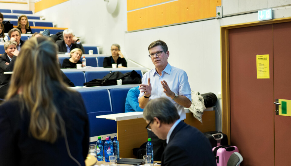 Svein Stølen snakker under representantskapsmøtet til Universitets- og høgskolerådet (UHR) på Lillehammer i fjor, der arbeidsgruppen mot seksuell trakassering og mobbing ble satt ned.. Foto: Ketil Blom Haugstulen