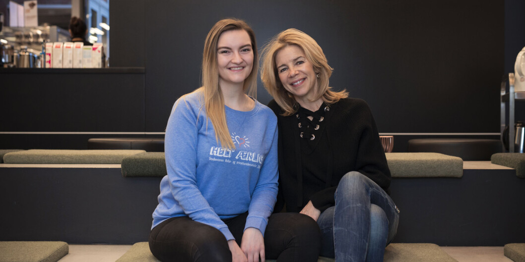 Julie Størholdt Iversen og Nina Waaler oppfordrer studentene til å svare på helse- og trivselsundersøkelsen, og de håper på ærlige svar. Foto: Sonja Balci Julie Størholdt Iversen og Nina Waaler oppfordrer studentene til å svare på helse- og trivselsundersøkelsen, og de håper på ærlige svar. Foto: Sonja Balci