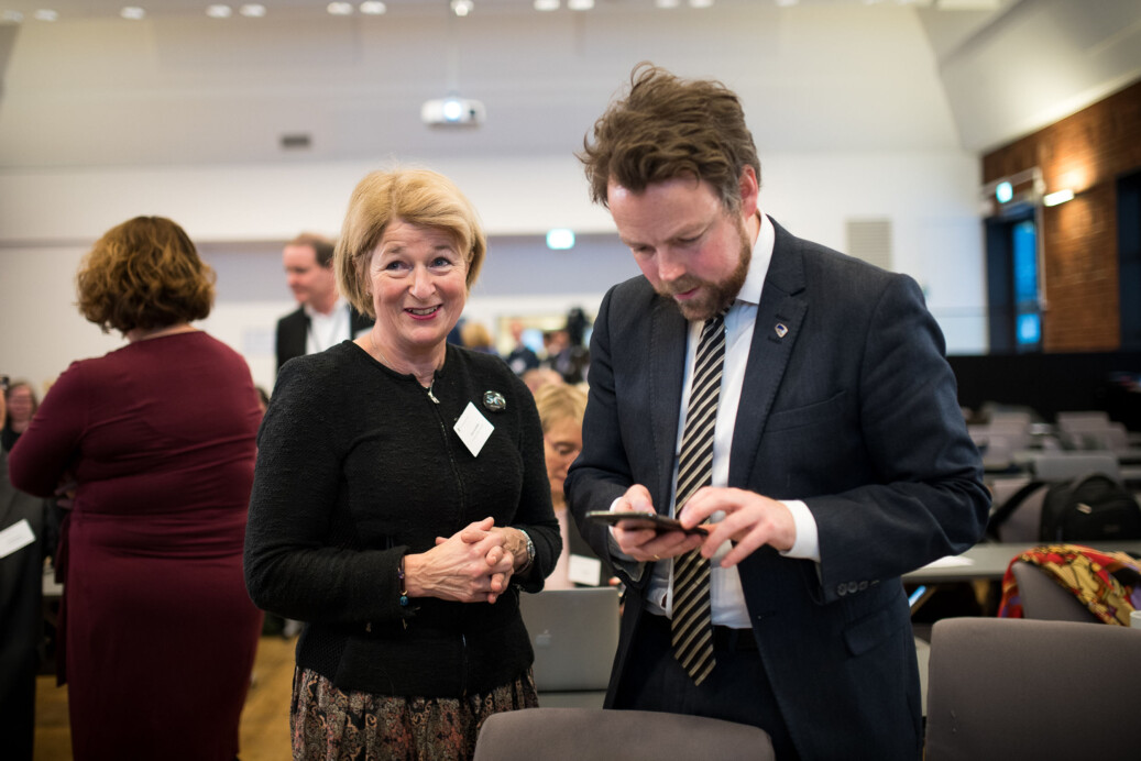 UiT-rektor Anne Husebekk og tidligere kunnskapsminister Torbjørn Røe Isaksen under kontaktkonferansen tidligere i år. Foto: Skjalg Bøhmer Vold UiT-rektor Anne Husebekk og tidligere kunnskapsminister Torbjørn Røe Isaksen under kontaktkonferansen tidligere i år. Foto: Skjalg Bøhmer Vold