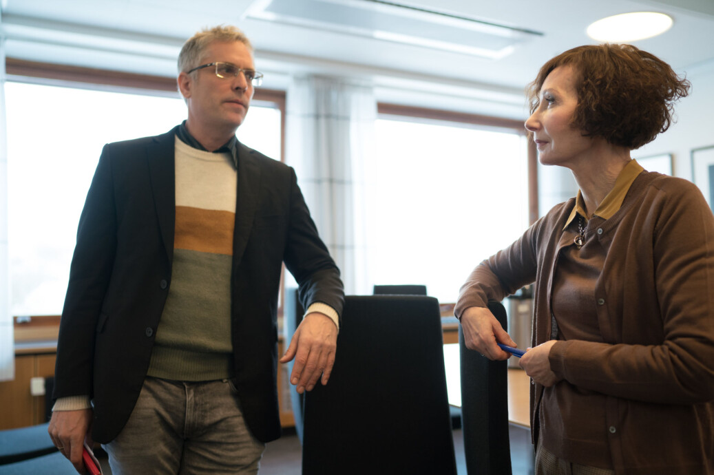 Eksternt styremedlem og spesialrådgiver i Helse- og omsorgsdepartementet, Ellinor Major (t.h.) og visedekan for forskning ved Det samfunnsvitenskapelige fakultet ved Universitetet i Oslo, Tim Brennen. Foto: Ketil Blom Haugstulen Eksternt styremedlem og spesialrådgiver i Helse- og omsorgsdepartementet, Ellinor Major (t.h.) og visedekan for forskning ved Det samfunnsvitenskapelige fakultet ved Universitetet i Oslo, Tim Brennen. Foto: Ketil Blom Haugstulen