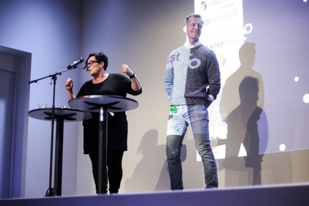Redaktør i Khrono Tove Lie og rektor Curt Rice diskuterer forholdet mellom redaktør og aviseier. Foto: Nicklas Knudsen Redaktør i Khrono Tove Lie og rektor Curt Rice diskuterer forholdet mellom redaktør og aviseier. Foto: Nicklas Knudsen