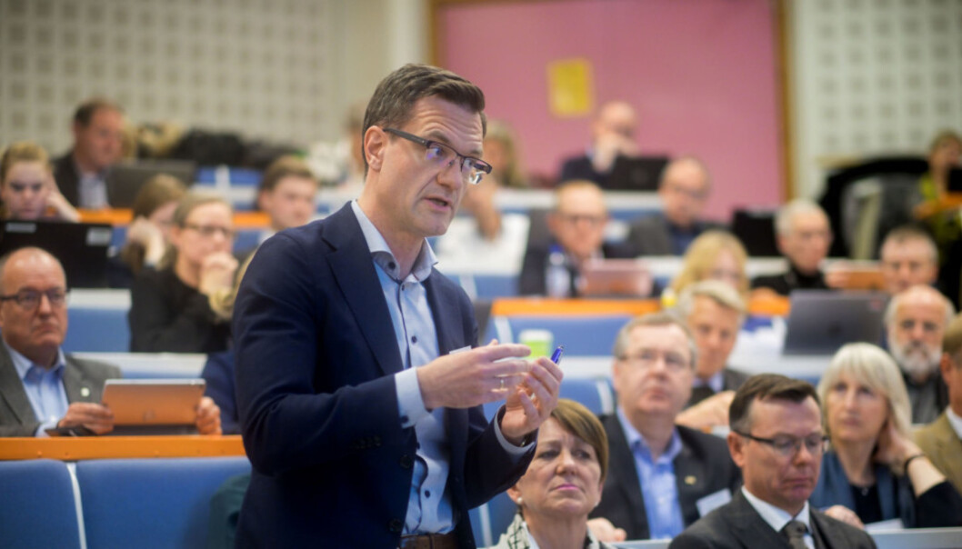 Jørgen Fossland, universitetsdirektør på UiT Norges arktiske universitet, sier ledelsen har fått en avklaring man greit kan følge opp. Foto: Ketil Blom Haugstulen Jørgen Fossland, universitetsdirektør på UiT Norges arktiske universitet, sier ledelsen har fått en avklaring man greit kan følge opp. Foto: Ketil Blom Haugstulen