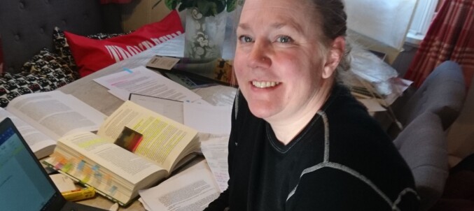 Camilla Sagen forbereder seg til eksamen ved Høgskolen i Innlandet. Foto: Jade Sagen Camilla Sagen forbereder seg til eksamen ved Høgskolen i Innlandet. Foto: Jade Sagen