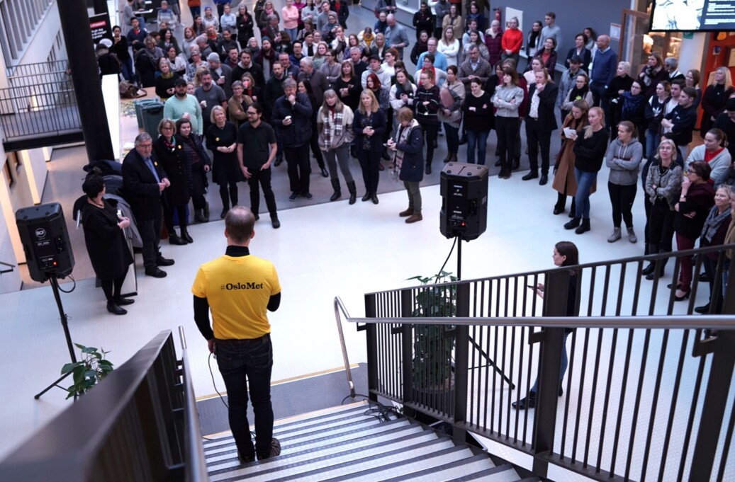 Curt Rice holder holder tale og ønsker ansatte og studenter på Campus Kjeller velkommen til OsloMet — storbyuniversitetet. Foto: Ketil Blom Haugstulen Curt Rice holder holder tale og ønsker ansatte og studenter på Campus Kjeller velkommen til OsloMet — storbyuniversitetet. Foto: Ketil Blom Haugstulen