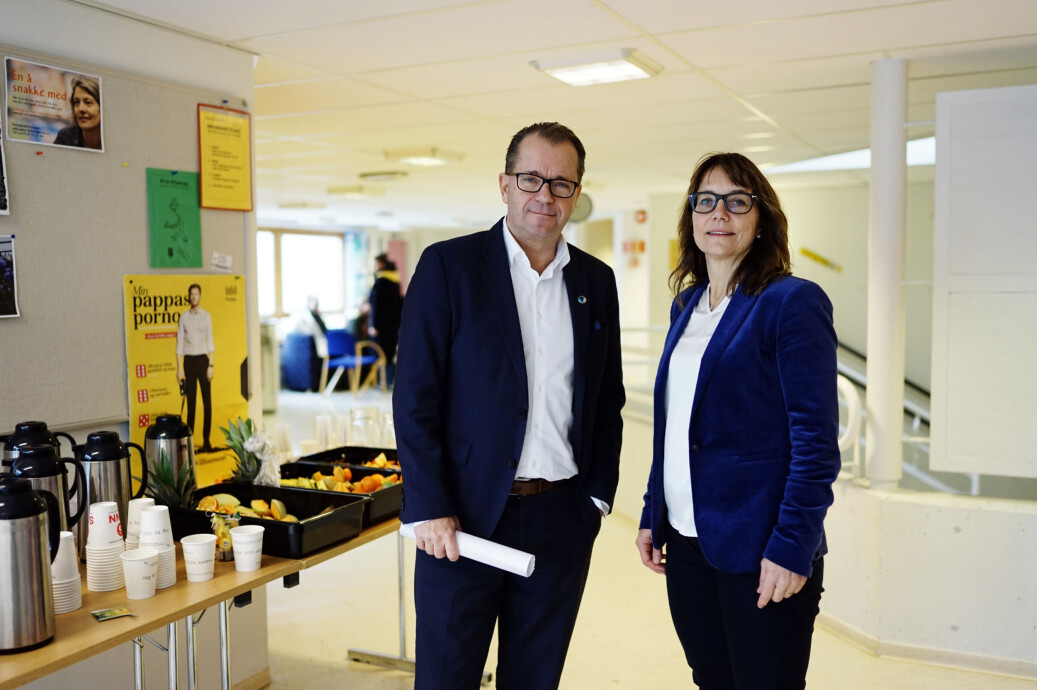 Økonomidirektør Anita Eriksen, her sammen med rektor Bjørn Olsen, Nord universitet, er for fellesløsninger i prinsippet, men sier det ikke vil bli noen enkel jobb å komme fram til en felles systemportefølje i sektoren. Foto: Ketil Blom Haugstulen Økonomidirektør Anita Eriksen, her sammen med rektor Bjørn Olsen, Nord universitet, er for fellesløsninger i prinsippet, men sier det ikke vil bli noen enkel jobb å komme fram til en felles systemportefølje i sektoren. Foto: Ketil Blom Haugstulen
