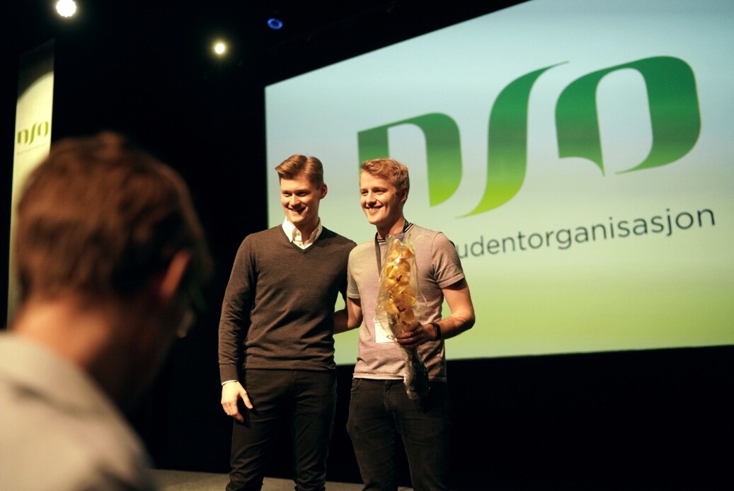 Påtroppende leder i Norsk studentorganisasjon, Håkon Randgaard Mikalsen, sammen med avtroppende leder Mats Beldo. Foto: Ketil Blom Haugstulen. Påtroppende leder i Norsk studentorganisasjon, Håkon Randgaard Mikalsen, sammen med avtroppende leder Mats Beldo. Foto: Ketil Blom Haugstulen.