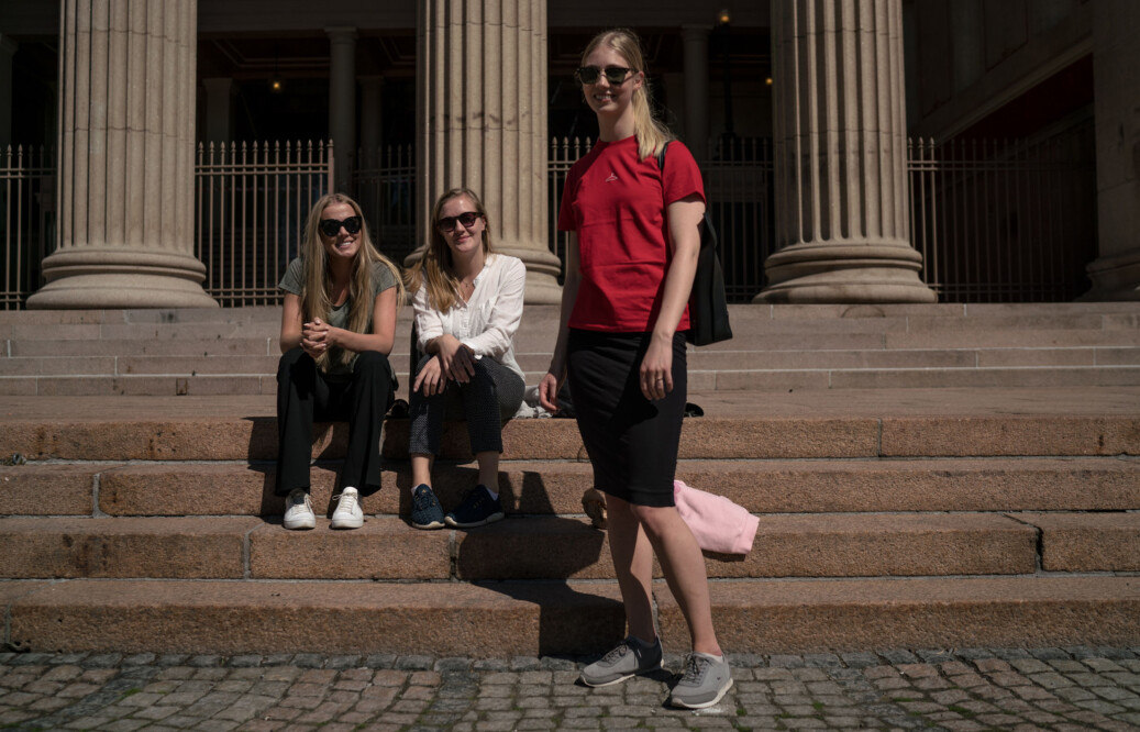 Maren Stenseth Rullestad, Marion Berg Hauge og Åse Kaja Tveter Karlsen studerer på profesjonsstudiet på juridisk fakultet i Oslo. Foto: David Engmo Maren Stenseth Rullestad, Marion Berg Hauge og Åse Kaja Tveter Karlsen studerer på profesjonsstudiet på juridisk fakultet i Oslo. Foto: David Engmo
