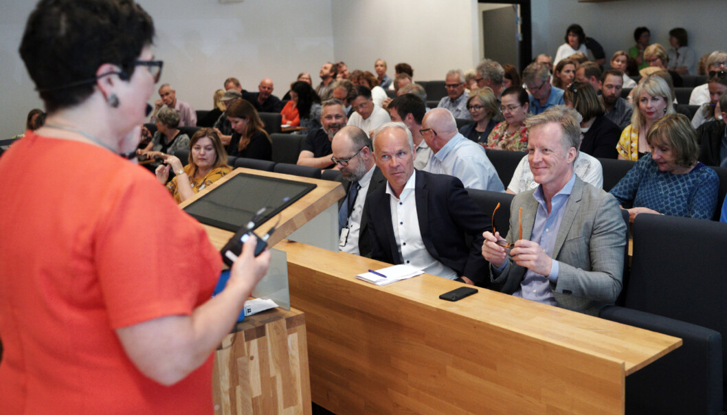Instituttleder Sidsel Øiestad Grande ønsket kunnskaps- og integreringsminister, Jan Tore Sanner og rektor Curt Rice, velkommen til åpningen av et nytt nasjonalt senter for yrkesfag. Foto: Ketil Blom Haugstulen Instituttleder Sidsel Øiestad Grande ønsket kunnskaps- og integreringsminister, Jan Tore Sanner og rektor Curt Rice, velkommen til åpningen av et nytt nasjonalt senter for yrkesfag. Foto: Ketil Blom Haugstulen