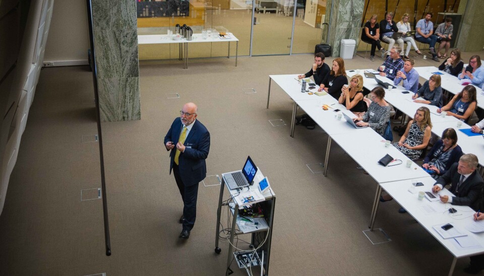 Flere hadde møtt opp for å høre OECDs mann legge fram funn om arbeidsrelevans i norsk høyere utdanning. Foto: Siri Ø. Eriksen