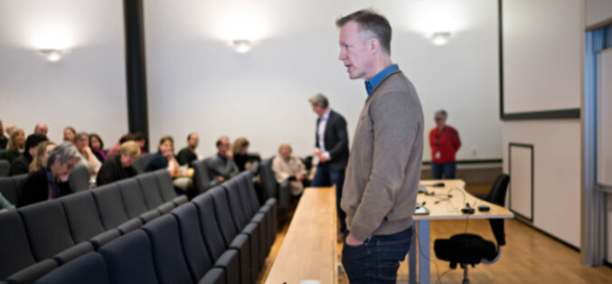 Rektor Curt Rice på allmøte på Kjeller i januar i år, der også flytting til Lillestrøm var tema. Foto: Ketil Blom Haugstulen Rektor Curt Rice på allmøte på Kjeller i januar i år, der også flytting til Lillestrøm var tema. Foto: Ketil Blom Haugstulen