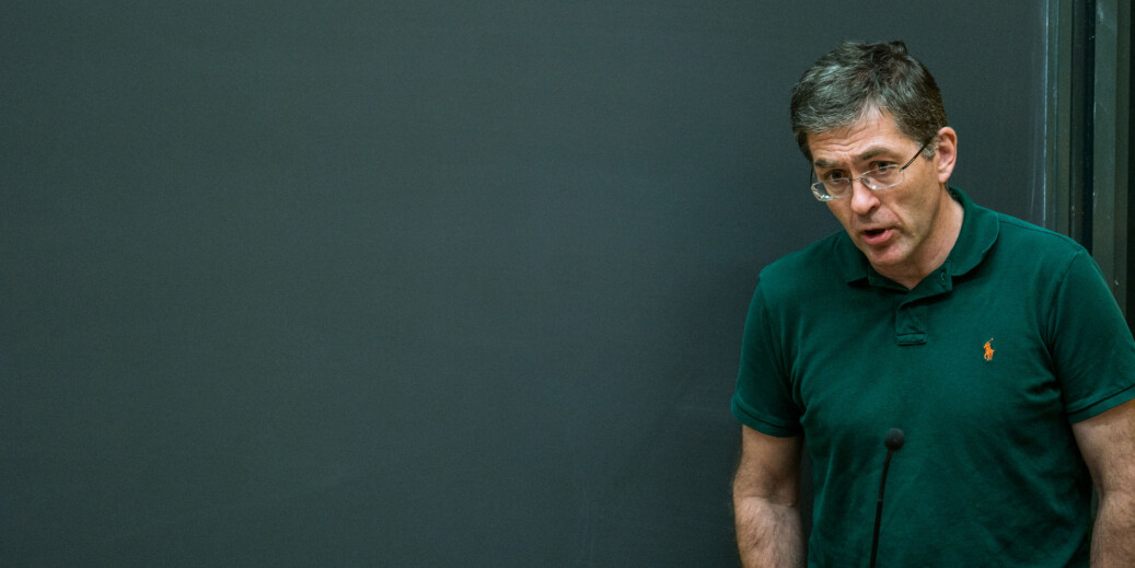 Professor Johs. Hjellbrekke presenterte hovedfunn fra RINO-prosjektets spørreundersøkelse, sendt til 31 000 norske forskere. Foto: David Engmo Professor Johs. Hjellbrekke presenterte hovedfunn fra RINO-prosjektets spørreundersøkelse, sendt til 31 000 norske forskere. Foto: David Engmo