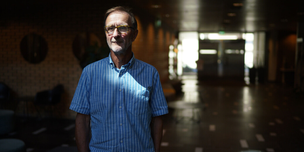 I det han går av med pensjon kommer dekan Knut Patrick Hanevik med noen råd til rektor Curt Rice om å endre organisasjonskartet og gjøre noe med demokratiunderskuddet på fakultetene. Foto: Ketil Blom Haugstulen I det han går av med pensjon kommer dekan Knut Patrick Hanevik med noen råd til rektor Curt Rice om å endre organisasjonskartet og gjøre noe med demokratiunderskuddet på fakultetene. Foto: Ketil Blom Haugstulen
