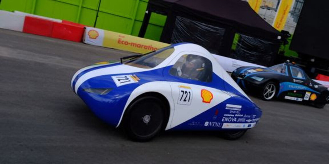 Laget «DNV GL Fuel Fighter» fra NTNU endte på en god andreplass i klassen for elektriske konseptbiler og et resultat på 176 km/kWh. Til sammenligning er strømforbruket til en Nissan Leaf cirka 15 km/kWh. Foto: DNV GL Fuel Fighter Laget «DNV GL Fuel Fighter» fra NTNU endte på en god andreplass i klassen for elektriske konseptbiler og et resultat på 176 km/kWh. Til sammenligning er strømforbruket til en Nissan Leaf cirka 15 km/kWh. Foto: DNV GL Fuel Fighter