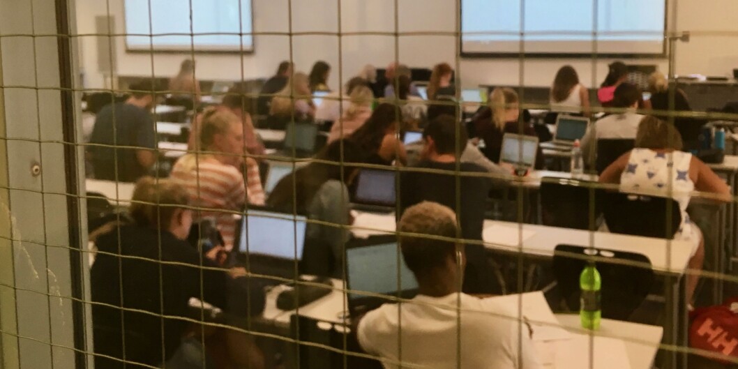 Av 112 forhåndspåmeldte til mattekurset ved OsloMet sommeren 2018 var 29 til stede under oppgaveregningen en uke etter kursstart. Foto: Øystein Fimland Av 112 forhåndspåmeldte til mattekurset ved OsloMet sommeren 2018 var 29 til stede under oppgaveregningen en uke etter kursstart. Foto: Øystein Fimland
