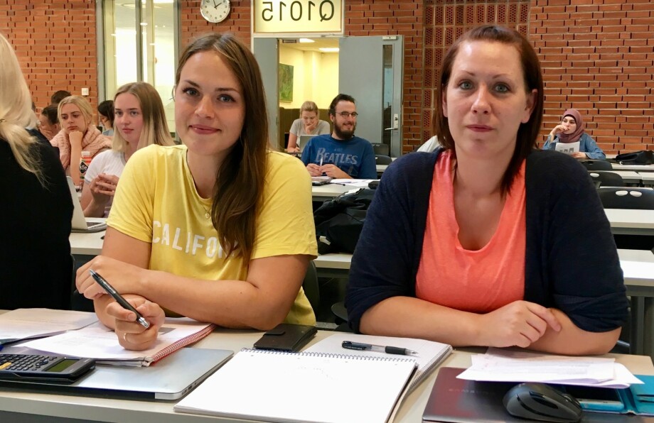 Linn Benedicte Plassen (33) og Maria Blix (28) søker grunnskolelærerutdanning 1.-7. trinn. Foto: Øystein Fimland