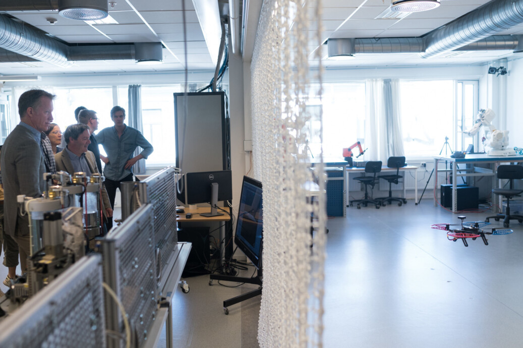 Ny teknologilab ble åpnet på OsloMet i juni. Nå ønsker mange ikt-professorer omlegging av hvordan Norge støtter opp under ikt-forskning. Foto: Ketil Blom Haugstulen Ny teknologilab ble åpnet på OsloMet i juni. Nå ønsker mange ikt-professorer omlegging av hvordan Norge støtter opp under ikt-forskning. Foto: Ketil Blom Haugstulen