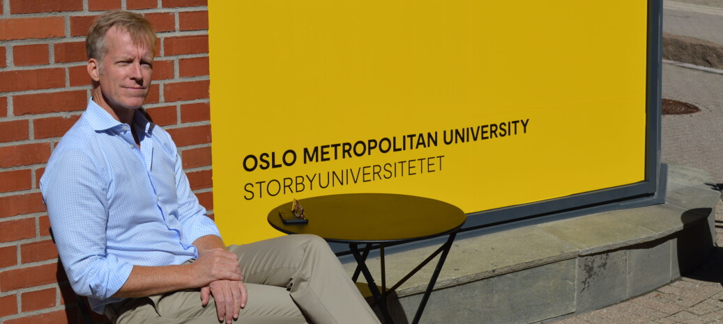 OsloMet-rektor Curt Rice er stolt av de nye skiltene, som har blitt kritisert for å sette engelske varianter først og høyest. Foto: Nils Martin Silvola OsloMet-rektor Curt Rice er stolt av de nye skiltene, som har blitt kritisert for å sette engelske varianter først og høyest. Foto: Nils Martin Silvola
