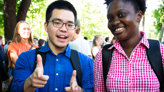 Sang Hoon Kim fra Sør-Korea og Hawa Dia fra Canada klare for studiestart ved UiO. Foto: Runhild Heggem Sang Hoon Kim fra Sør-Korea og Hawa Dia fra Canada klare for studiestart ved UiO. Foto: Runhild Heggem