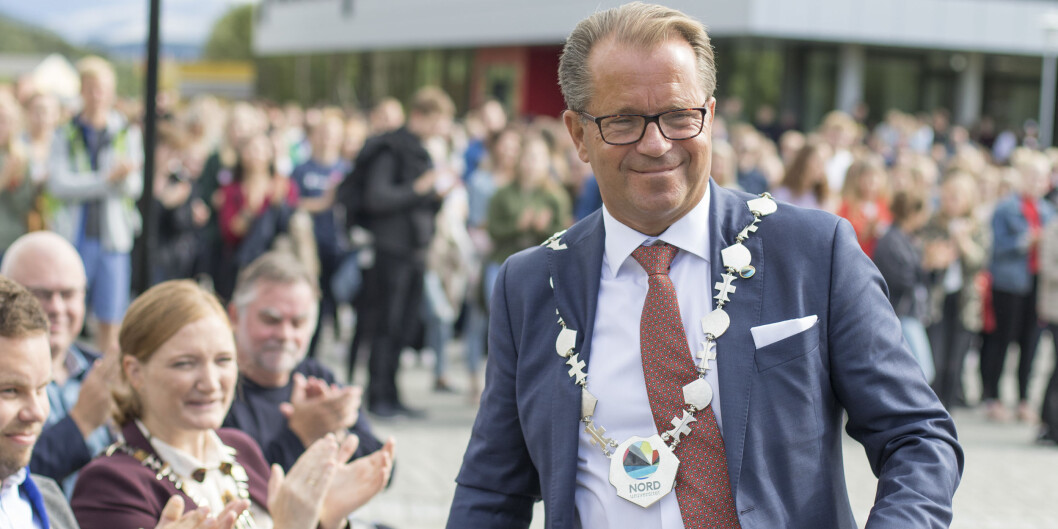Rektor Bjørn Olsen ved Nord universitet er ansatt rektor og trekker seg nå to år før tiden. Foto fra Nord: Svein-Arnt Eriksen Rektor Bjørn Olsen ved Nord universitet er ansatt rektor og trekker seg nå to år før tiden. Foto fra Nord: Svein-Arnt Eriksen