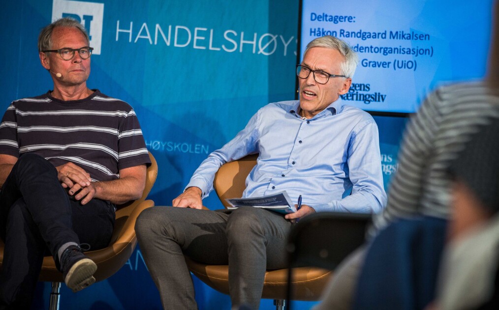 Hans Petter Graver og Bjarne Foss i debatt om foretak i DN-teltet i Arendal. Hans Petter Graver og Bjarne Foss i debatt om foretak i DN-teltet i Arendal.