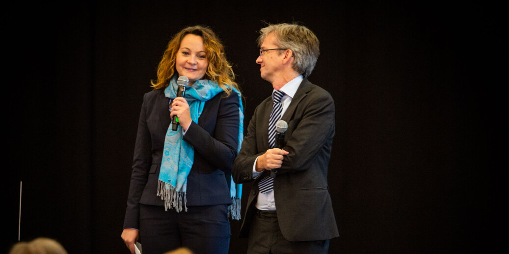 — Jeg personlig syns navnet er moderne og bra, sa statssekretær i Kunnskapsdepartementet, Rebekka Borsch, om OsloMet. Her sammen med Paul Chaffey. Foto: Runhild Heggem. — Jeg personlig syns navnet er moderne og bra, sa statssekretær i Kunnskapsdepartementet, Rebekka Borsch, om OsloMet. Her sammen med Paul Chaffey. Foto: Runhild Heggem.