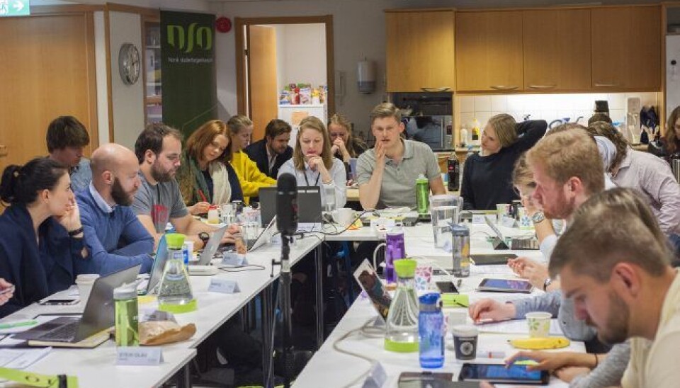Her er fjorårets sentralstyre i NSO samlet til møte. Mandag møtes Setnralstyret for 2018/2019 for første gang. Foto: NSO