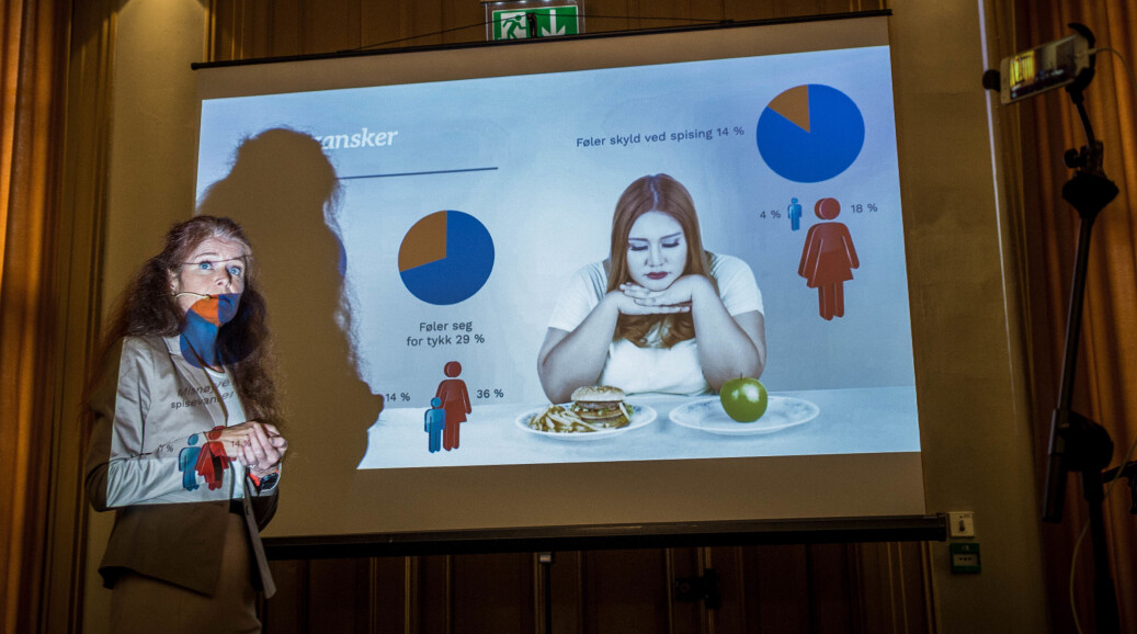 Kari Jussie Lønning presenterte SHoT 2018, som viser en sterk økning i psykiske plager hos studenter siden 2010. Lønning er lege og leder for SHoT-arbeidsgruppen. Foto: Siri Øverland Eriksen Kari Jussie Lønning presenterte SHoT 2018, som viser en sterk økning i psykiske plager hos studenter siden 2010. Lønning er lege og leder for SHoT-arbeidsgruppen. Foto: Siri Øverland Eriksen