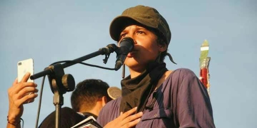 Medisinstudenten Amaya Coppens holder tale i forbindelse med en av demonstrasjonene i Nicaragua. For vel en uke siden ble hun arrestert. Foto: Norwin Mojica
