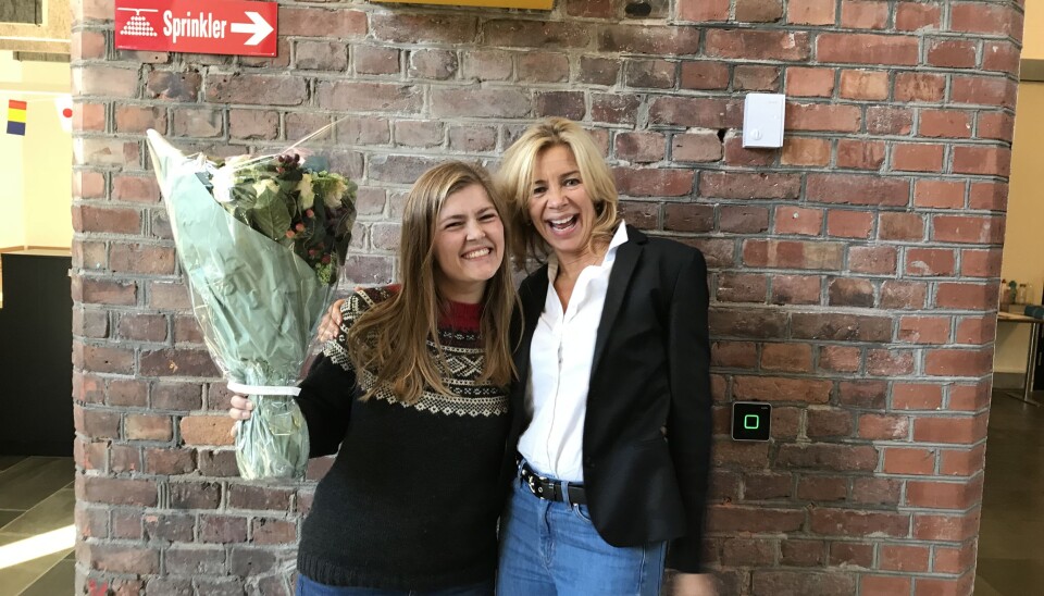 Prorektor for utdanning, Nina Waaler, sammen med årets student på OsloMet, Sunniva Myhrene Bråten. Foto: Johanne Severinsen