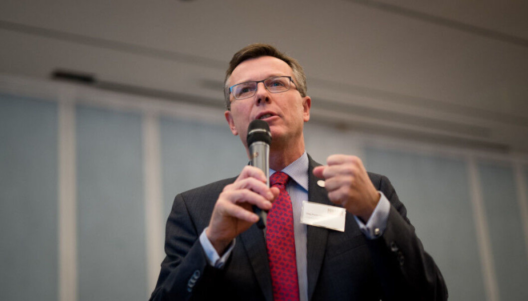 Dag Rune Olsen er valgt rektor ved Universitetet i Bergen - og professor. Nå skal styret avgjøre om dette skal være et krav for framtidige valgte rektorer. Foto: Ketil Blom Haugstulen Dag Rune Olsen er valgt rektor ved Universitetet i Bergen - og professor. Nå skal styret avgjøre om dette skal være et krav for framtidige valgte rektorer. Foto: Ketil Blom Haugstulen