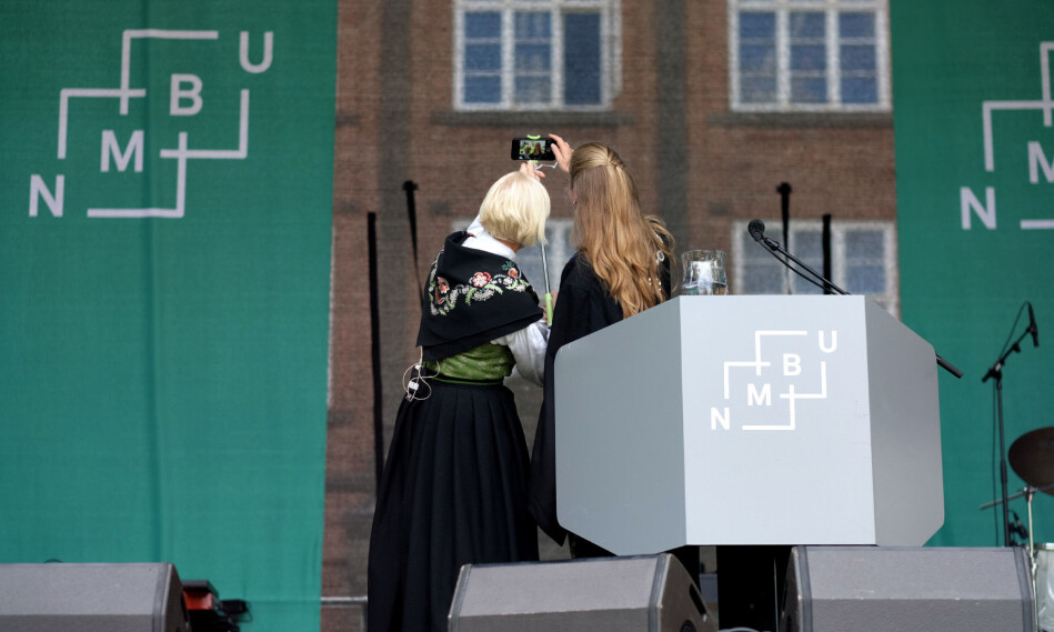 Ragnar A. Øygard er førsteamanuensis ved NMBU. Her fra studiestart på universitetet i 2017. Foto: Ketil Blom Haugstulen Ragnar A. Øygard er førsteamanuensis ved NMBU. Her fra studiestart på universitetet i 2017. Foto: Ketil Blom Haugstulen