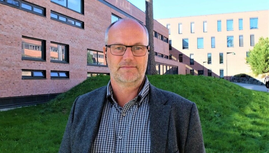 Førstelektor Morten Brekke ble utnevnt til merittert underviser av styret ved Universitetet i Agder 12. september. Foto: Sissel Eikeland/UiA