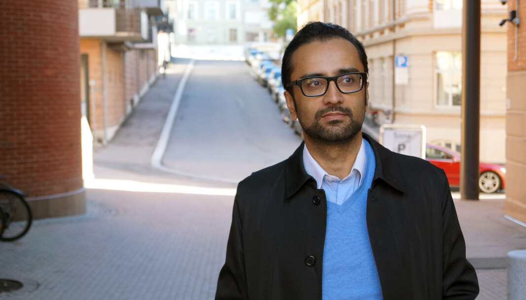 — Nå skjer det samme igjen. Den så jeg ikke komme, sier Tony Burner. — Nå skjer det samme igjen. Den så jeg ikke komme, sier Tony Burner.
