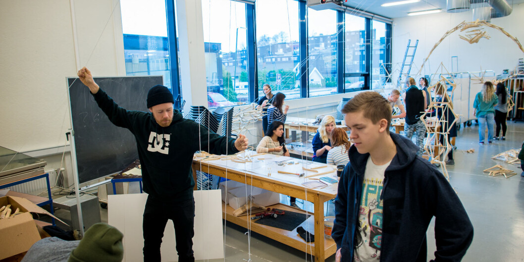 Studenter ved Institutt for produktdesign ved OsloMet fra et tidligere år i arbeid på et av verkstedene på Kjeller. Foto: Skjalg Bøhmer Vold Studenter ved Institutt for produktdesign ved OsloMet fra et tidligere år i arbeid på et av verkstedene på Kjeller. Foto: Skjalg Bøhmer Vold