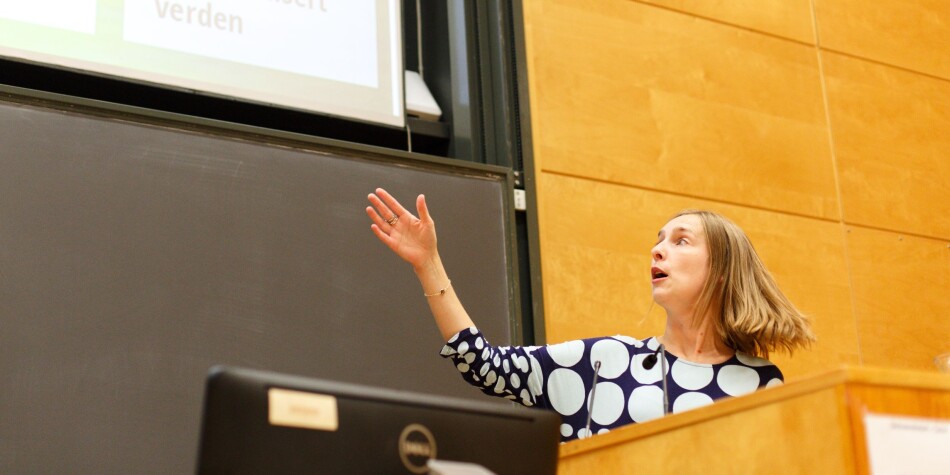 Forsknings- og høyere utdanningsminister Iselin Nybø (V) kom til Universitetet i Oslo for å fortelle om revidert langtidsplan for forskning og høyere utdanning mandag ettermiddag. Foto: Siri Øverland Eriksen Forsknings- og høyere utdanningsminister Iselin Nybø (V) kom til Universitetet i Oslo for å fortelle om revidert langtidsplan for forskning og høyere utdanning mandag ettermiddag. Foto: Siri Øverland Eriksen