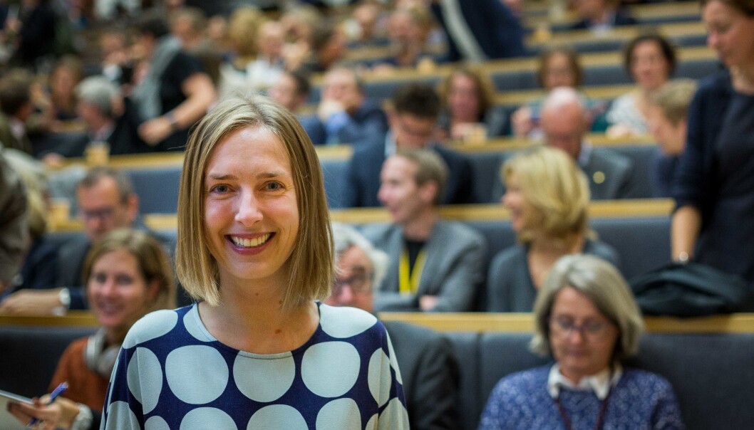 Statsråd Iselin Nybø forsvarer ordningen som skal belønne de studenter som fullførere n grad mer enn de som ikke gjør det. Foto: Siri Øverland Eriksen Statsråd Iselin Nybø forsvarer ordningen som skal belønne de studenter som fullførere n grad mer enn de som ikke gjør det. Foto: Siri Øverland Eriksen