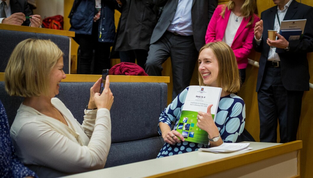 Iselin Nybø prøver å overbevise universitets- og høgskolesektoren om at det er en god langtidsplan hun har lagt fram og et bra budsjett. Hun får endel motbør. Foto: Siri Øverland Eriksen