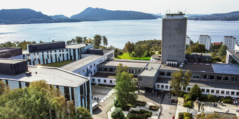 En student ved Norges Handelshøyskole har gått til rettssak mot høgskolen for manglende tilrettelegging på eksamen.