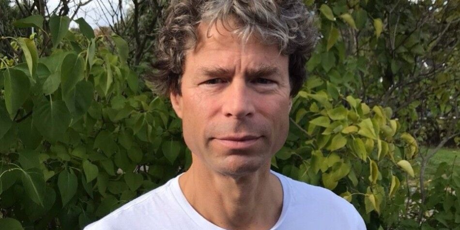 Vi arbeider for at instituttet ikke skal akkumulere et uhåndterlig underskudd, og at det på noe lenger sikt skal gå i balanse, skriver Frode Helland, dekan ved Det humanistisk fakultet ved Universitetet i Oslo. Foto: Privat Vi arbeider for at instituttet ikke skal akkumulere et uhåndterlig underskudd, og at det på noe lenger sikt skal gå i balanse, skriver Frode Helland, dekan ved Det humanistisk fakultet ved Universitetet i Oslo. Foto: Privat