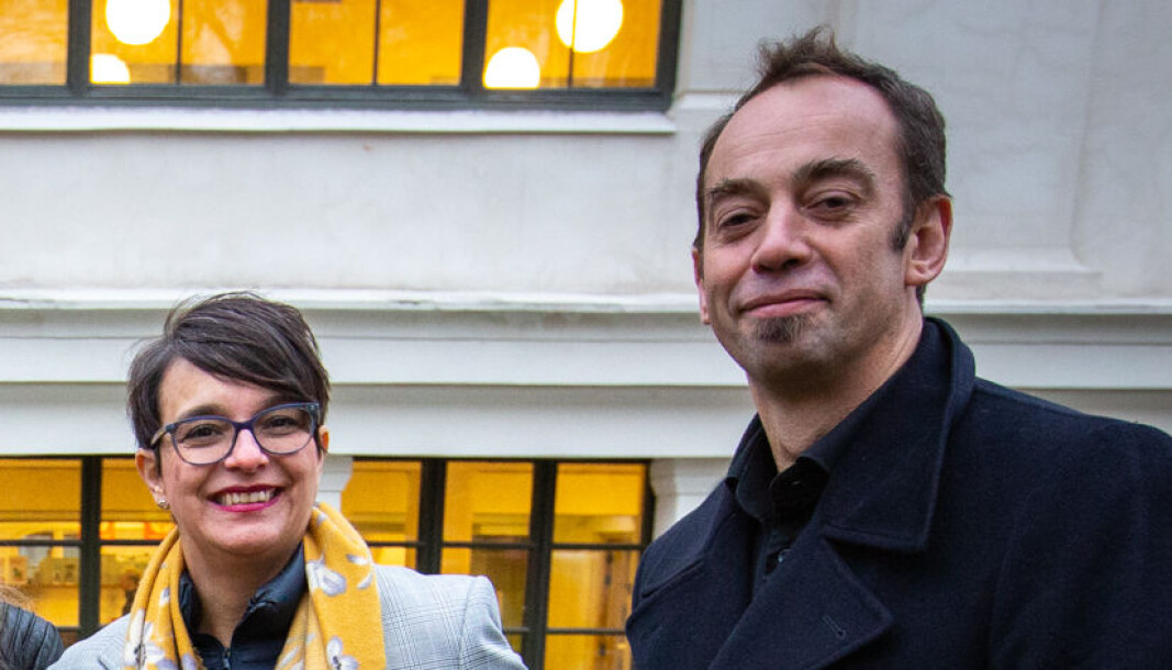 Mariel Aguilar-Støen (t.v) og Malcolm Langford (t.h) hilser gjerne en diskusjon om integrering av utenlandske forskere velkommen, men synes debatten har sporet av. Giuliano D'Amico er medforfatter på innlegget, men ikke representert på bildet. Mariel Aguilar-Støen (t.v) og Malcolm Langford (t.h) hilser gjerne en diskusjon om integrering av utenlandske forskere velkommen, men synes debatten har sporet av. Giuliano D'Amico er medforfatter på innlegget, men ikke representert på bildet.